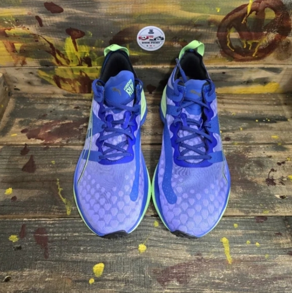 Mens sports shoes